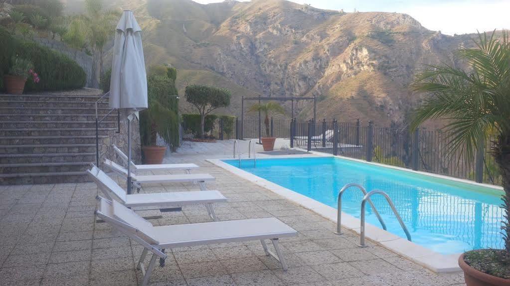 Hotel Il Casale Di Caterina Taormina Exterior foto